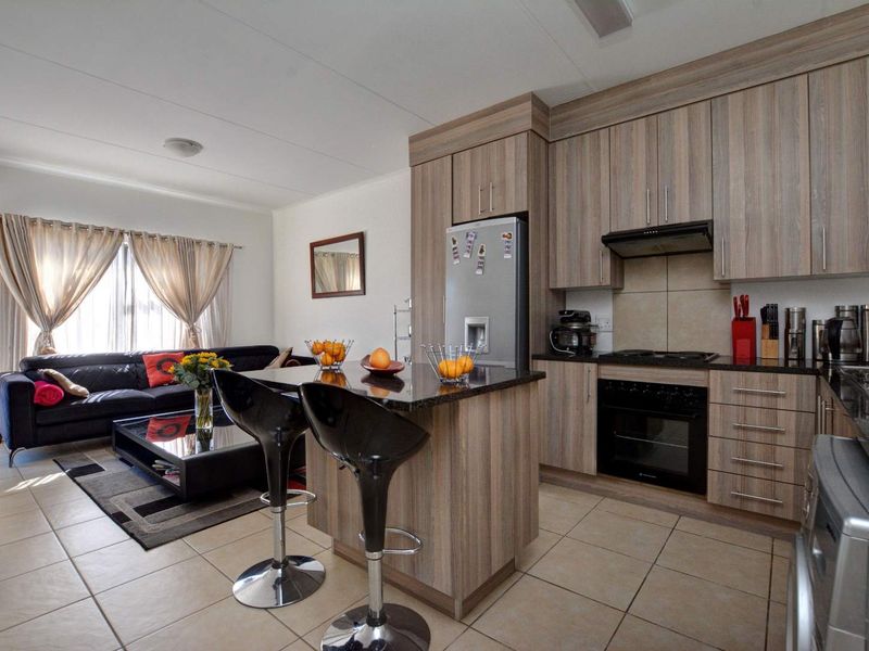 Modern Urban Living - Photo 2