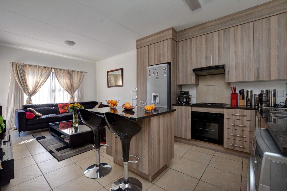 Modern Urban Living - Photo 2