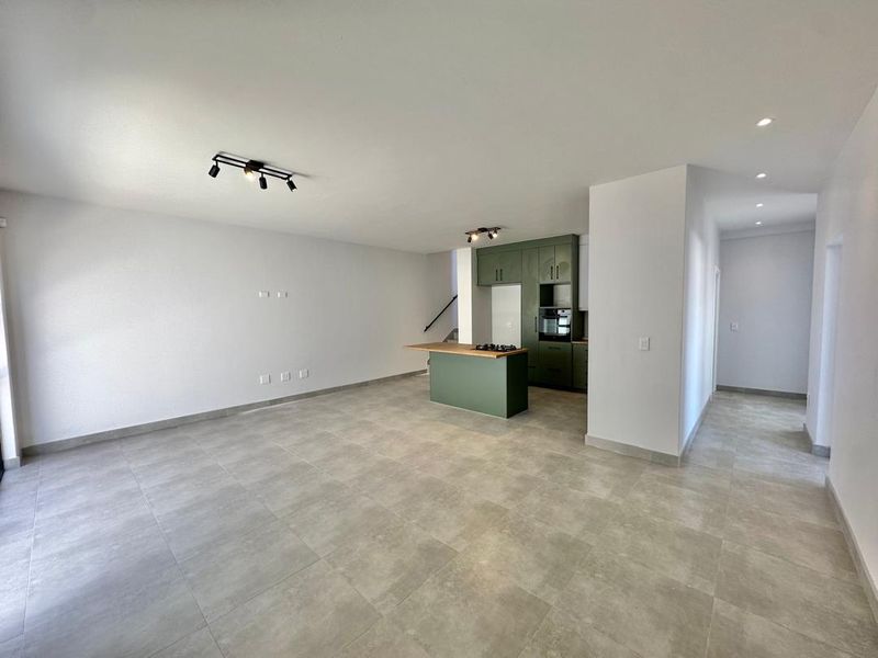 SPACIOUS NEWLY BUILT 3-BEDROOM TOWNHOUSE FOR RENT, KRAMERSDORF, SOLE MANDATE!! - Photo 9