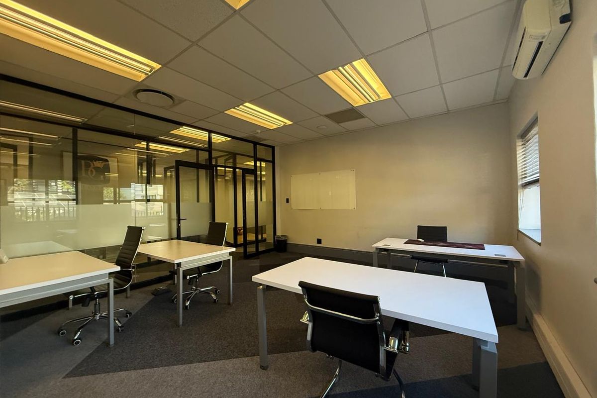 Prime 45m2 Ground Floor Office Suite To Let at 16 Fricker Road | Immediate Occupation - Photo 3