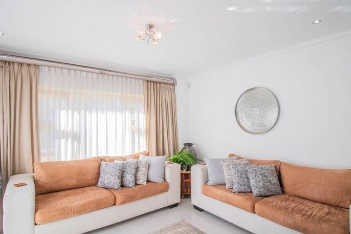 3 Bedroom House For Sale in Halfway Gardens - Photo 4