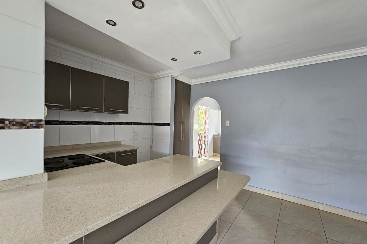 Welcome to your bright and breezy 2-bedroom flat in the heart of Meer en See! - Photo 2