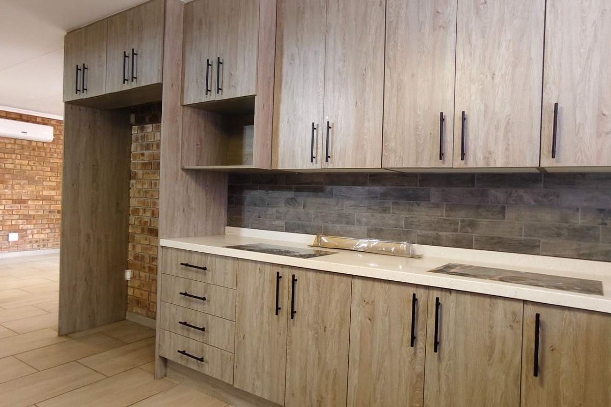 A Captivating Blend of Space, Style, and Comfort Awaits - Photo 3