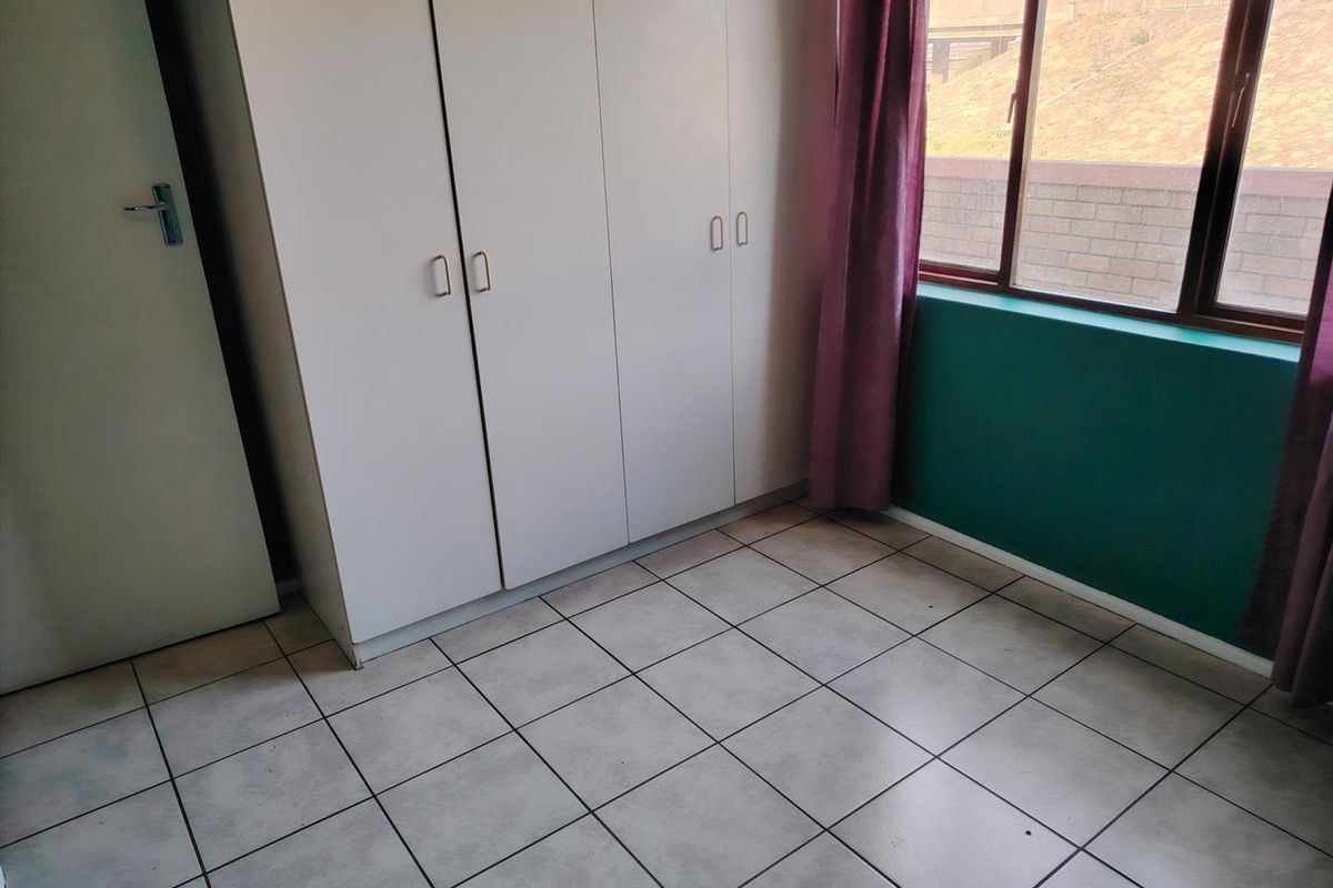 Two bedroom apartment For Rent in Brackenfell - Photo 5