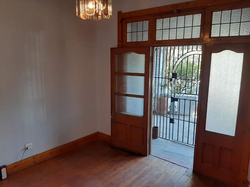 Charming and Spacious Old-Style Home with Income-Generating Flatlet - Photo 4