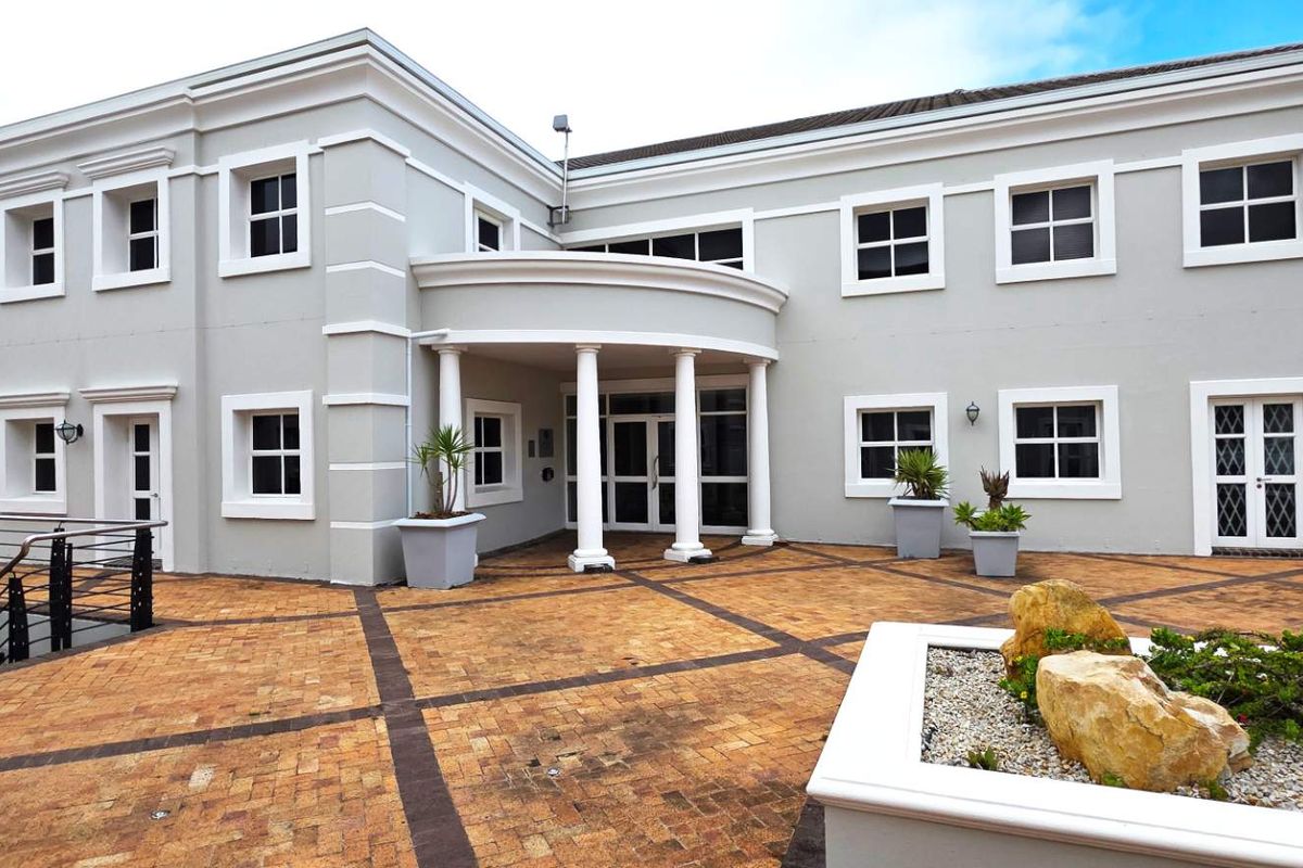 Stunning and Luxurious First Floor Office in Secure Estate - Photo 2