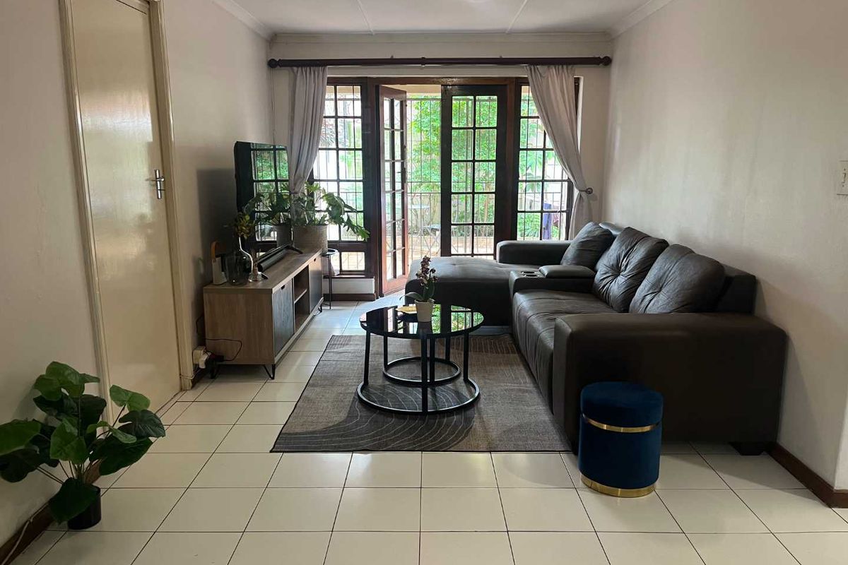Lovely neat  2 bedroom flat at Glenwood Durban - Photo 5
