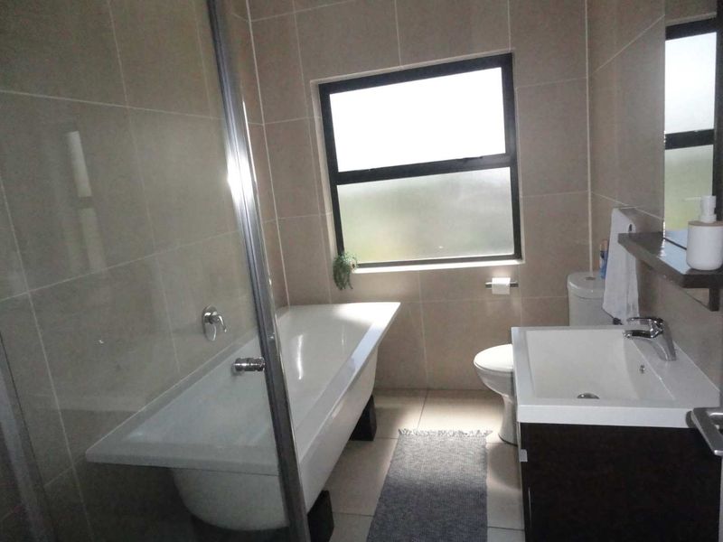 INVESTORS DELIGHT TOP TWO BED TWO BATH - Photo 8