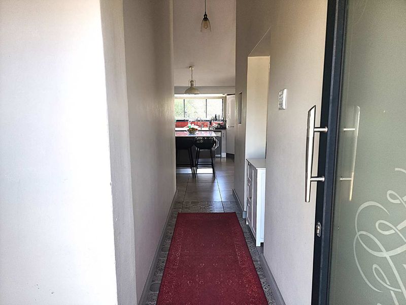 3 Bedroom Modern Family Home - Photo 5