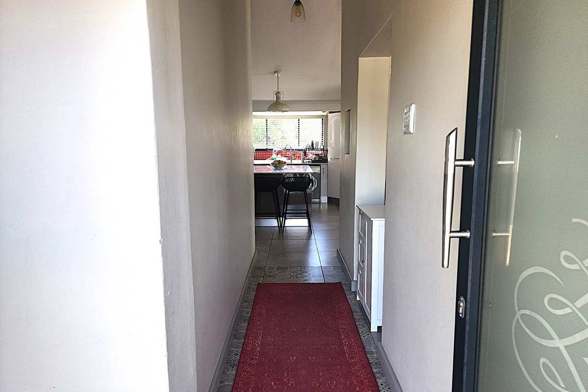 3 Bedroom Modern Family Home - Photo 5