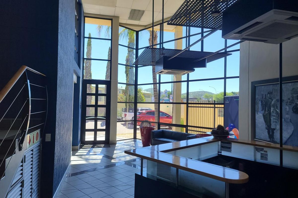 WELL LOCATED OFFICE/WAREHOUSE TO RENT - Photo 5