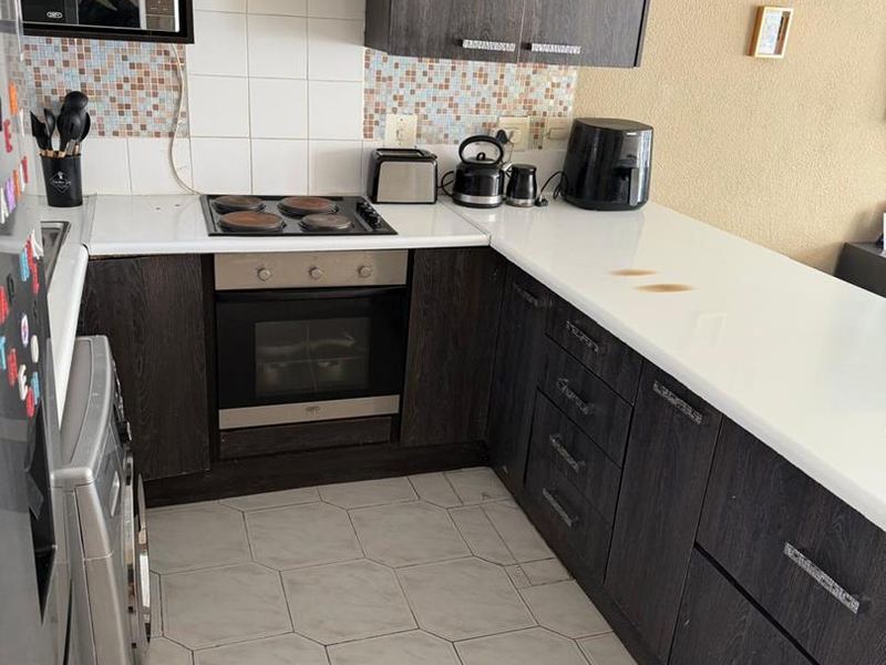 Secure Ground Floor 2-Bed Unit - Photo 3