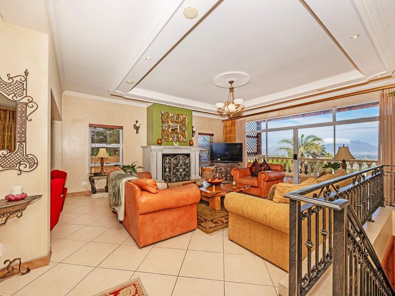 A Palatial Family Home - Photo 10