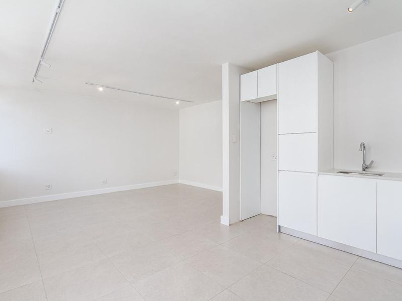 Final Opportunity: Studio in Airbnb-Friendly CBD Block - Photo 9