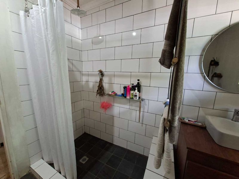 2 Bedroom Home For Sale - Photo 8
