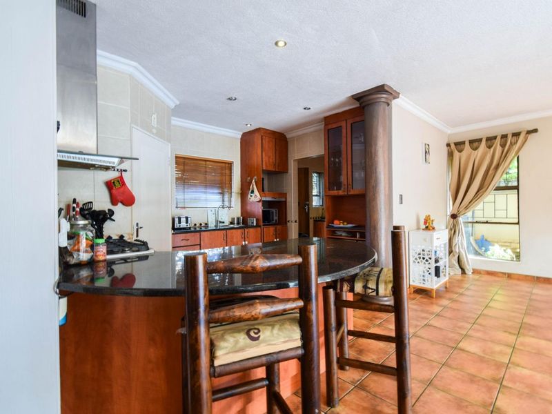 Spacious Family Home in Secure Estate | 4 Bed | 2 Bath | Double Garage - Photo 9