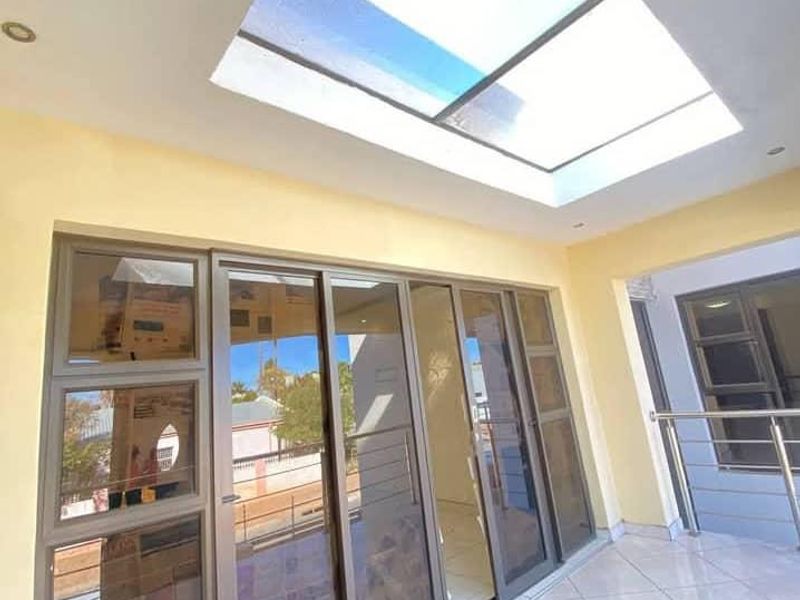 5 BEDROOM HOUSE FOR SALE – HOCHLAND PARK (TAUBEN GLEN STREET) - Photo 3