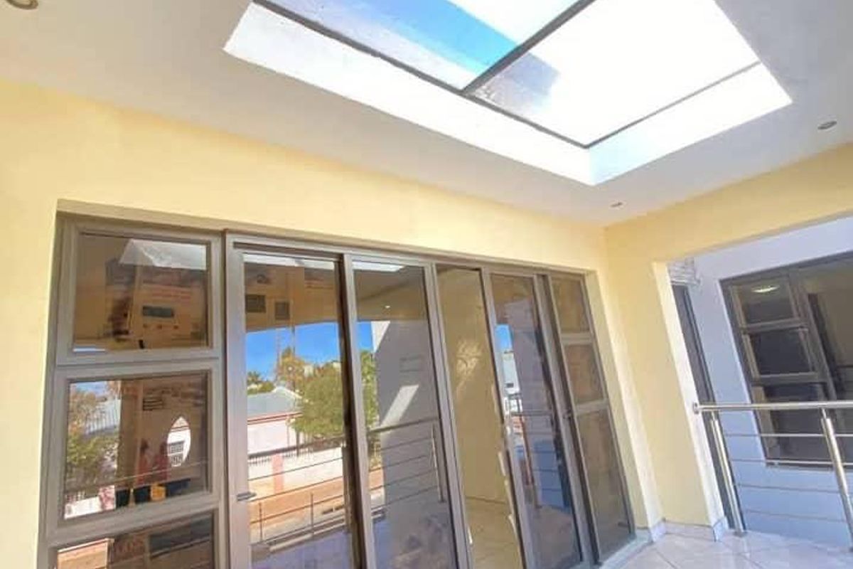 5 BEDROOM HOUSE FOR SALE – HOCHLAND PARK (TAUBEN GLEN STREET) - Photo 3