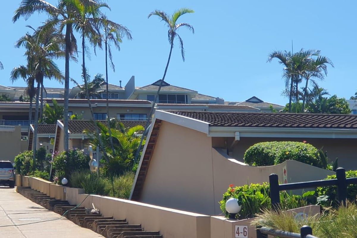 Live Above the Waves in Style - Photo 2