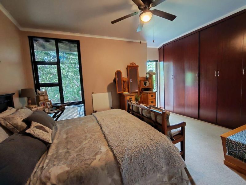 Contemporary Garden Retreat with Flexible Living & Exceptional Space - Photo 10