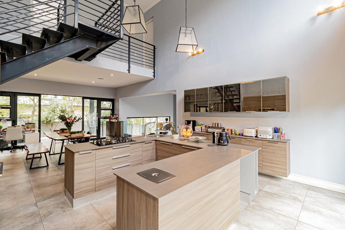 4 Bedroom House to Rent in Helderfontein Estate - Photo 5