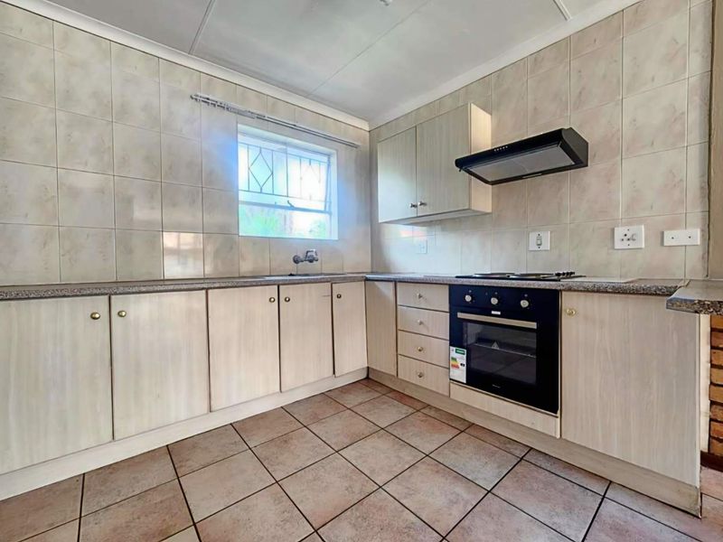 2 Bedroom Townhouse for Sale in New Redruth - Photo 5