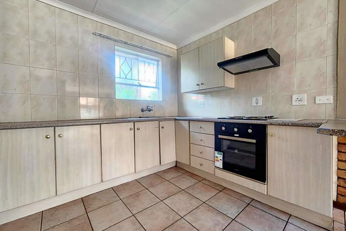 2 Bedroom Townhouse for Sale in New Redruth - Photo 5