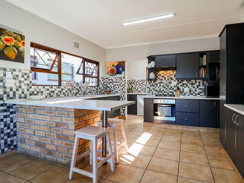 Perfect family home - Photo 3