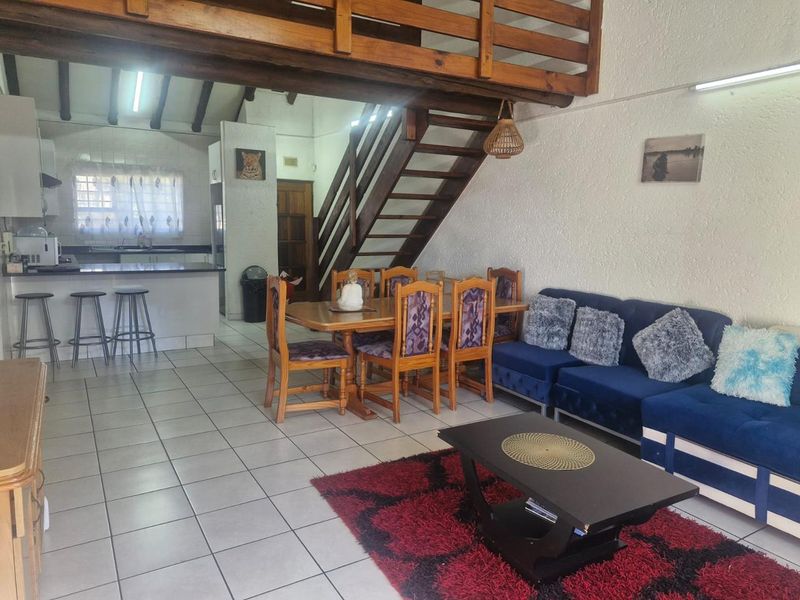 Three Bedroom Apartment with huge upstairs loftFor Sale in Great Location - Photo 1