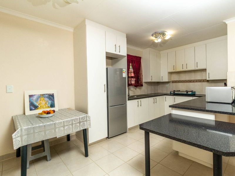One Bedroom Garden Cottage - Photo 3