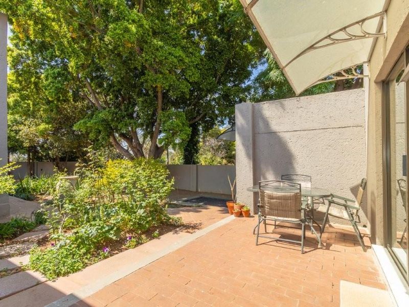 Charming garden cottage in a convenient location - Photo 7