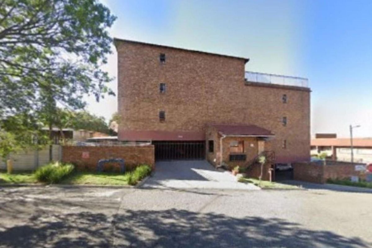 Apartment For Sale in Alberton North, Alberton - Photo 2
