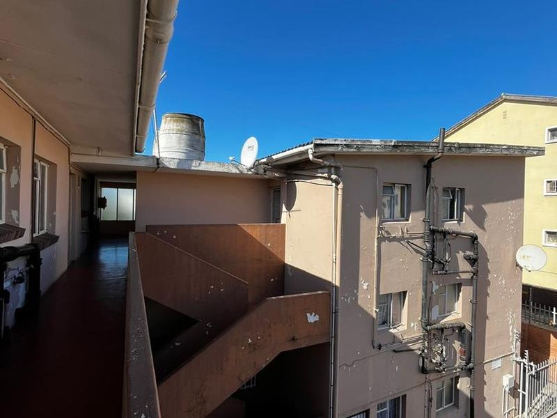 2 Bedroom Apartment in the heart of North End - Photo 3