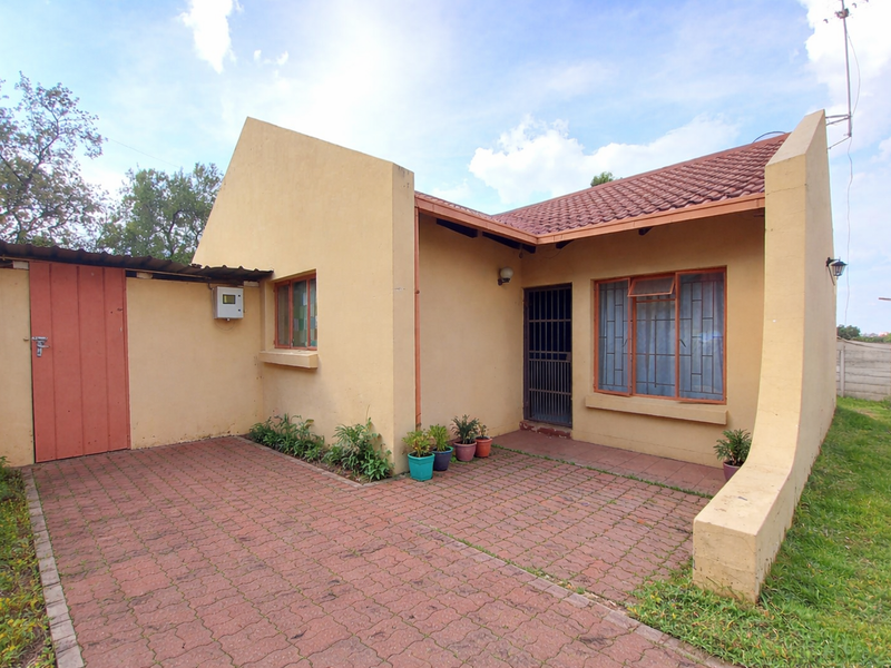 Two Bedrooms house for sale in Elandspoort - Photo 2
