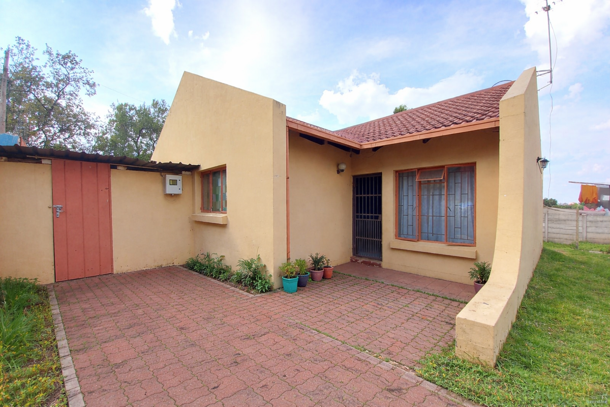 Two Bedrooms house for sale in Elandspoort - Photo 2