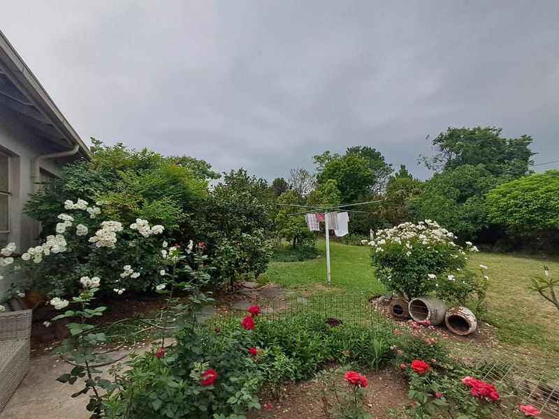 Endless Possibilities in This 3-Bedroom Family Home! - Photo 2