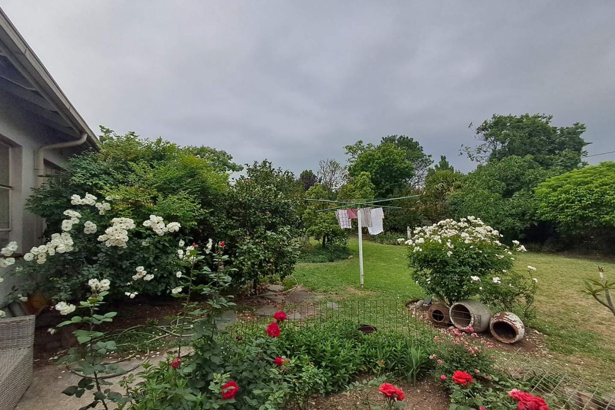 Endless Possibilities in This 3-Bedroom Family Home! - Photo 2