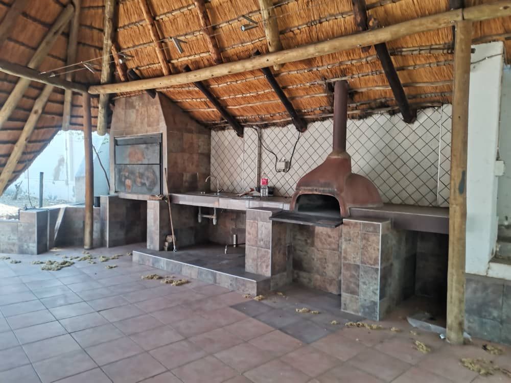 Braai and Pitsa oven