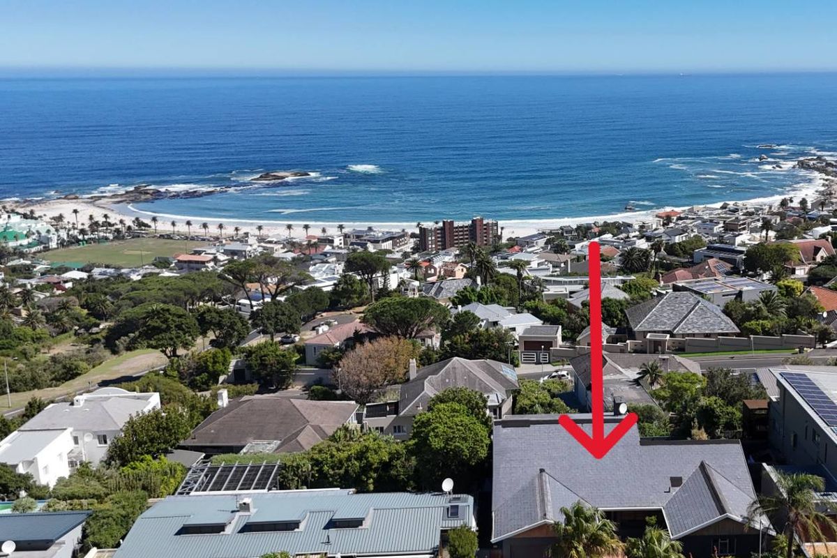 Spacious Family Home with Sea & Mountain Views in a Quite Camps Bay Cul-De-Sac - Photo 2