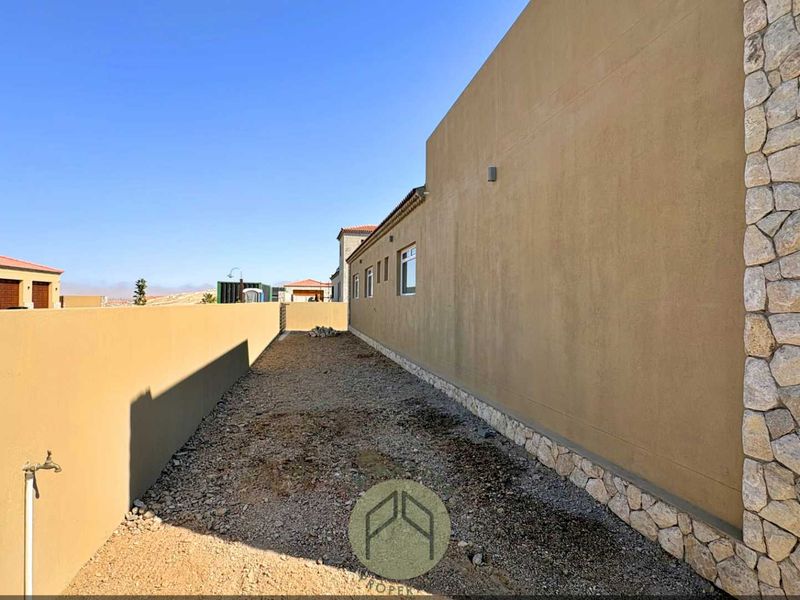 BRAND NEW 3 Bedroom House FOR SALE in Rossmund Golf Estate, Swakopmund - Photo 8