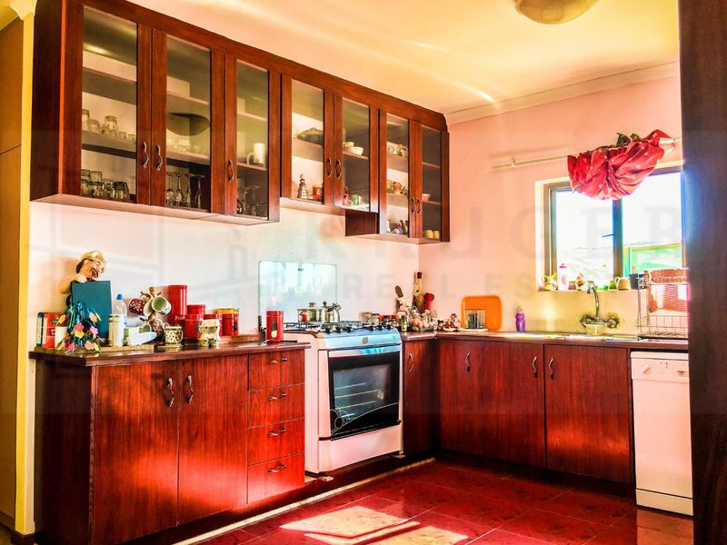 STUNNING MOON-VALLEY VIEWS - Photo 9