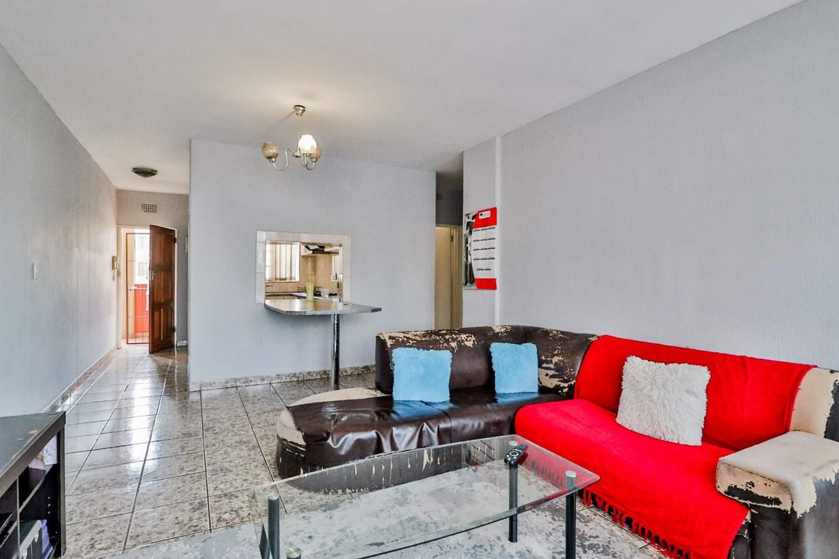 2 Bedroom  Apartment in Benoni CBD - Photo 3