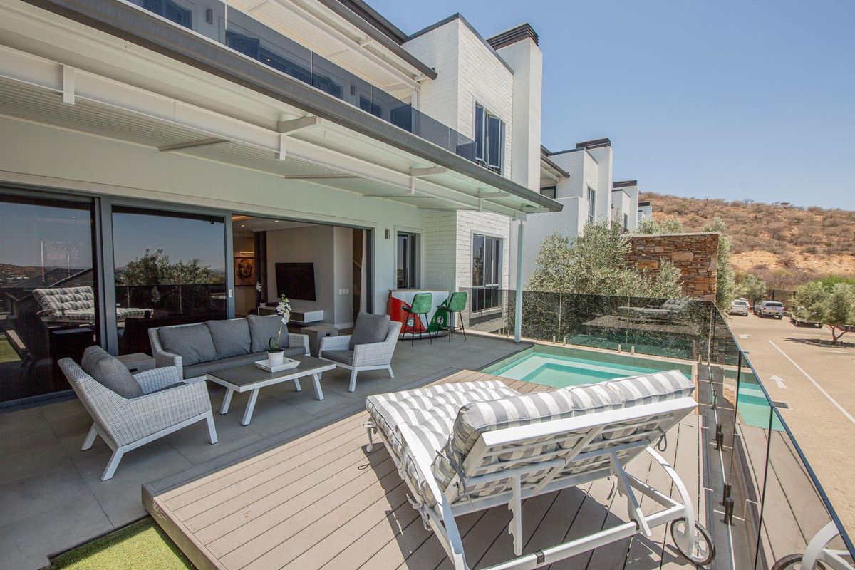 AM Weinberg Villa – Luxury Living in a Serene Suburb - Photo 2