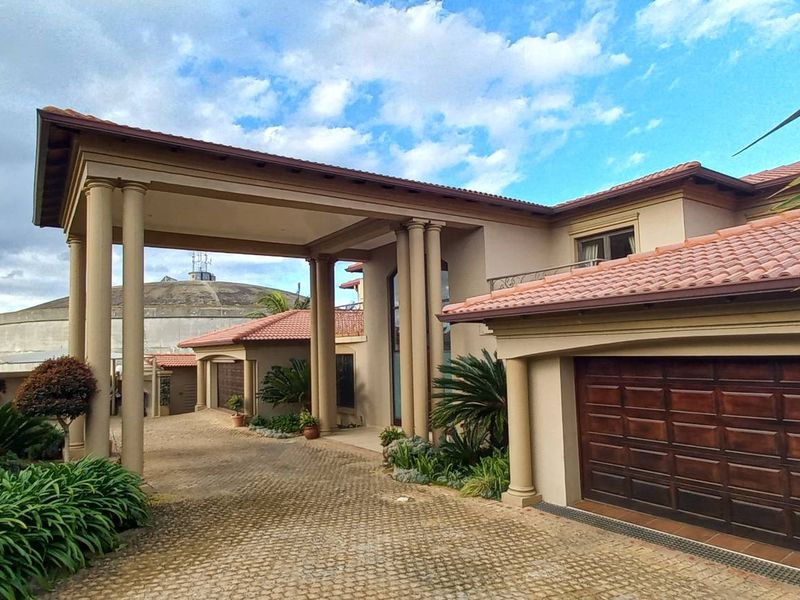 Spacious entertainer stacked with lifestyle advantages – A secure investment for the future - Photo 3