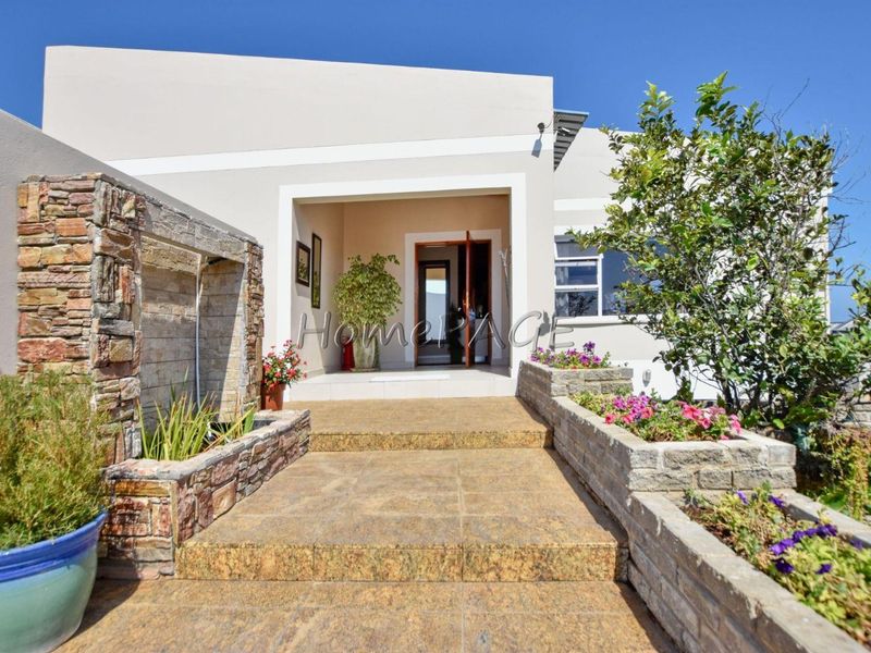 Mile 4 Ext 1, Swakopmund:  9 Bedr Versatile Property is for Sale - Photo 3