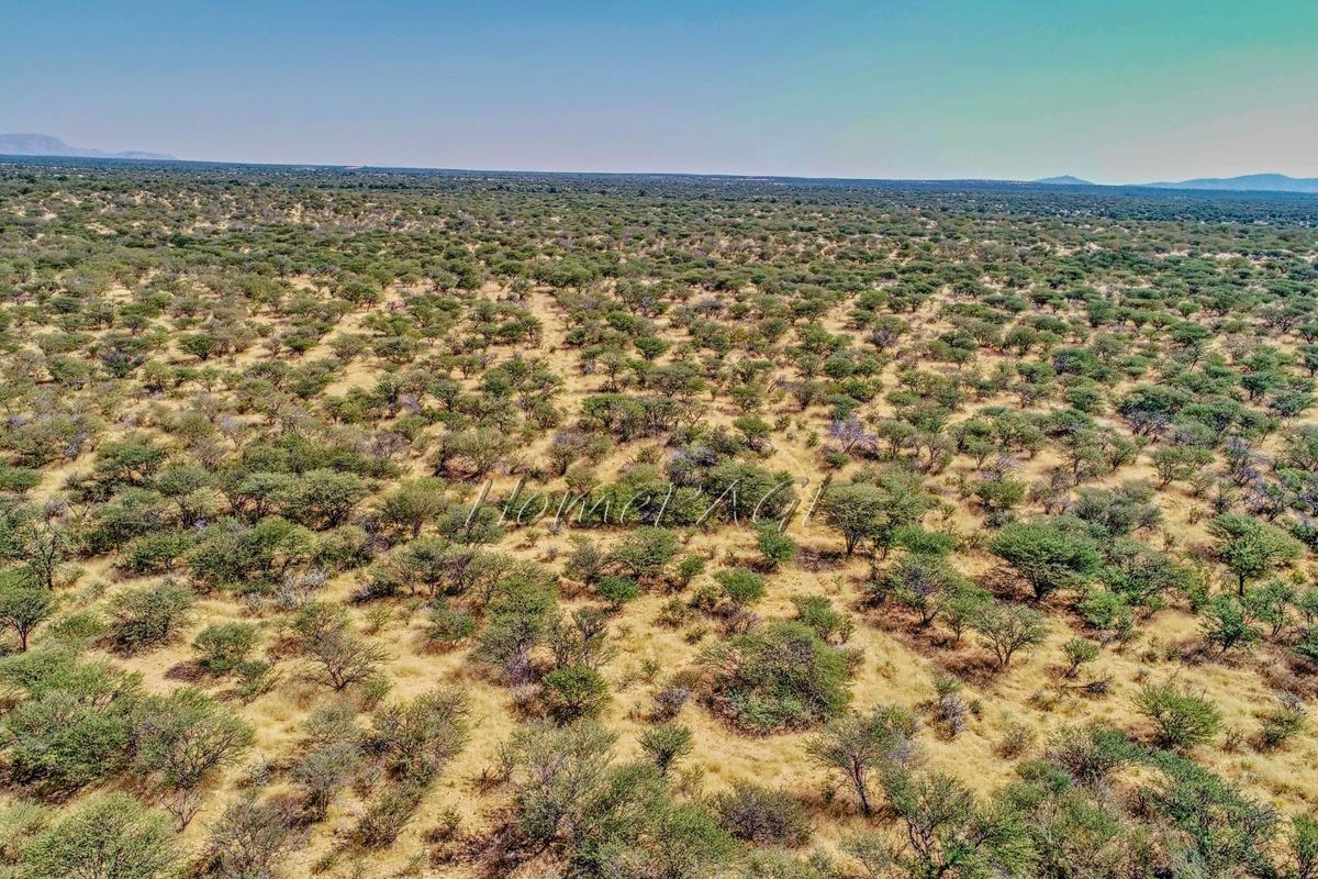 Omaruru Wildlife Estate:  VACANT PLOT, in very good position, IS FOR SALE - Photo 3