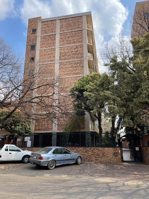 Property #2424327, Apartment For Sale in Silverton