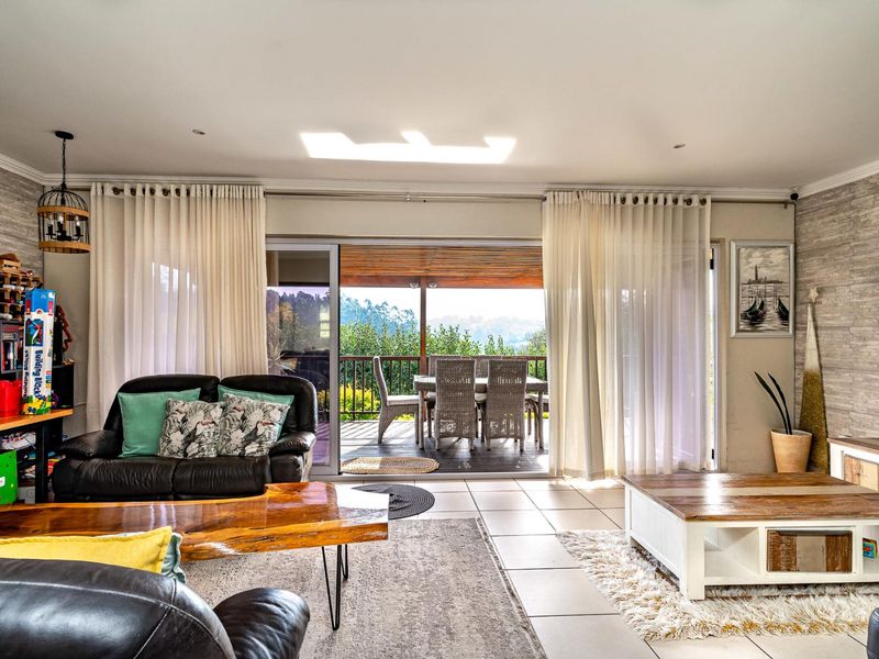 Exquisite Freestanding 3 bed, 2 bath townhouse in Waterfall - Photo 10