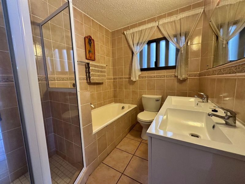 Beachfront Bliss – Ground Floor Apartment | Beachcombers Complex - Photo 6