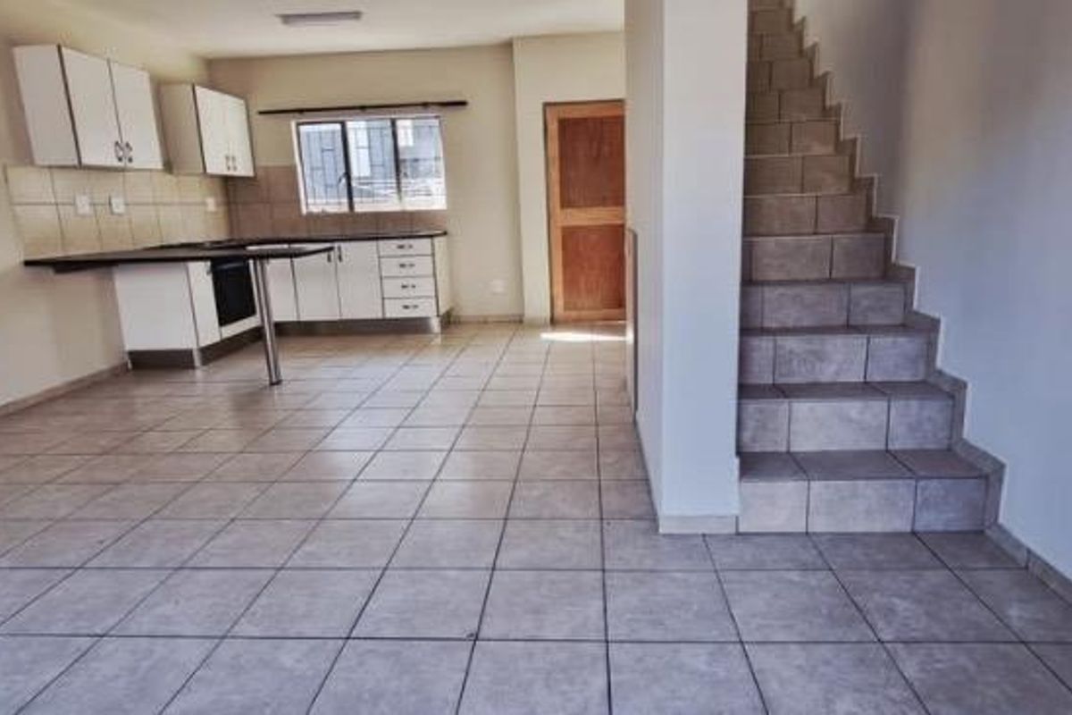 Two bedroom townhouse for sale in Khomasdal Lantana court - Photo 4